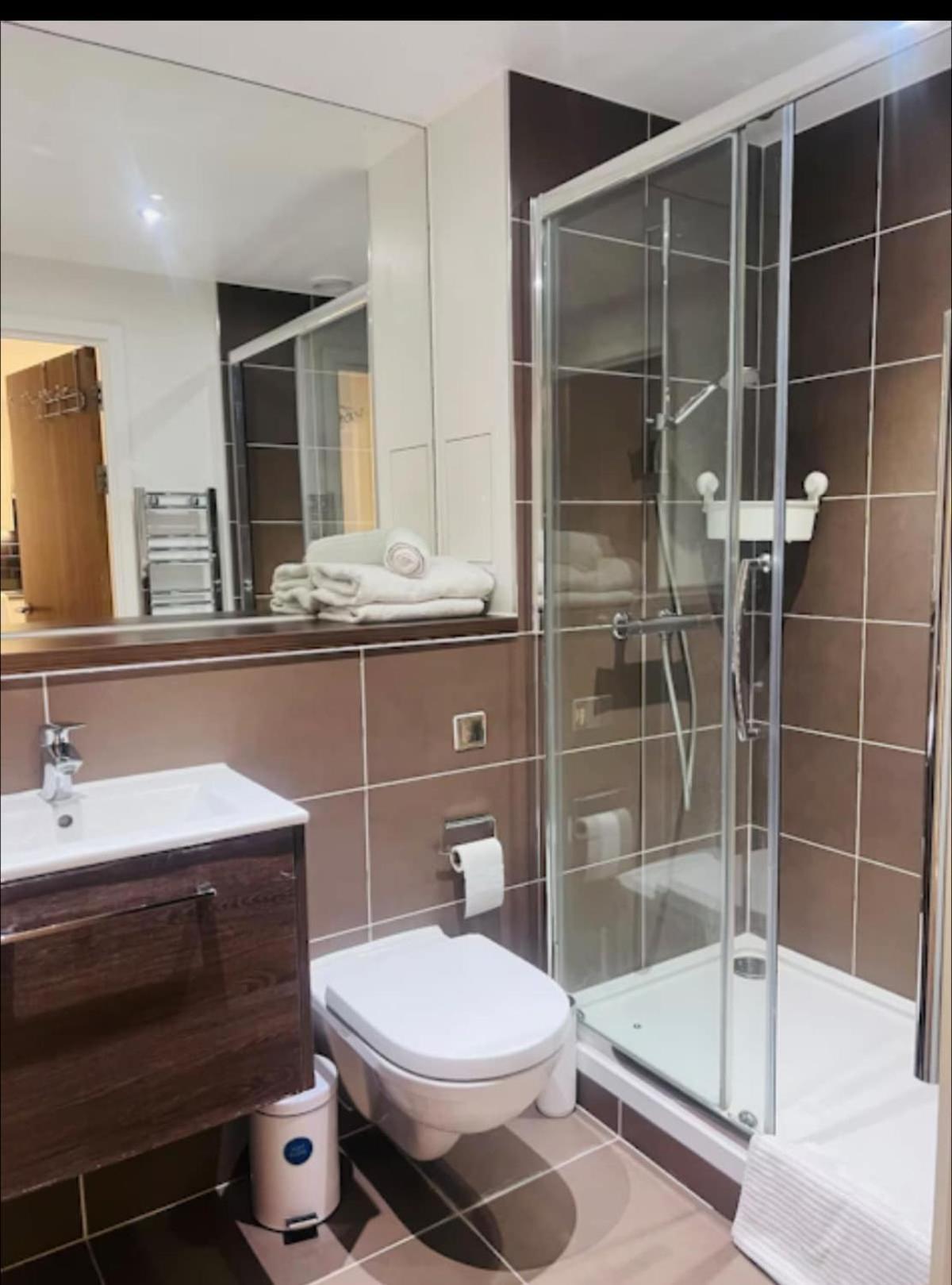 Appartement Wimbledon-colliers Wood Station Londen